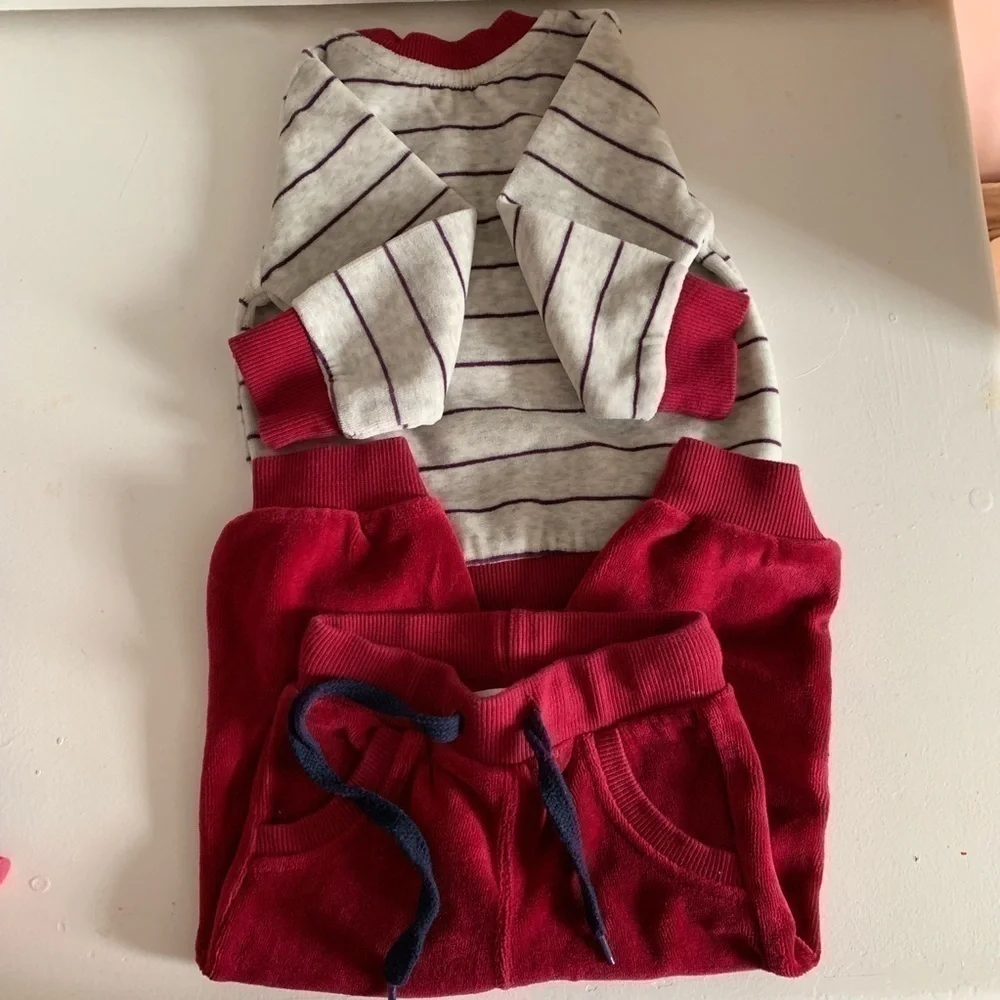 Hello Kitty Fleece matching set-sweatpants/sweatshirt-Size 6 months